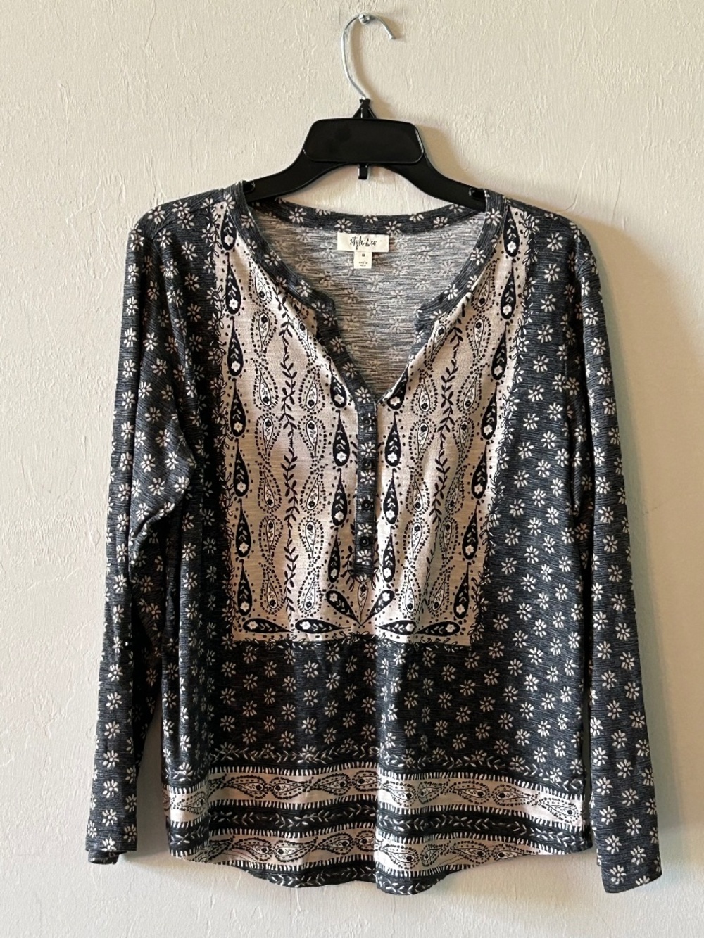Style & Co. Grey Ivory Pullover Blouse Hippie Boho Paisley Roll-Tab Sleeve Sz M